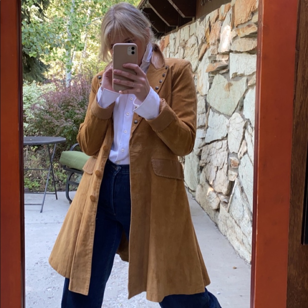 Meet your Posher, Demí